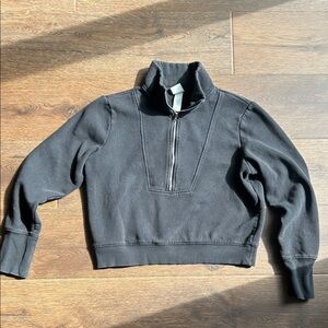 H&M Black Cropped Sweatshirt | Half Zip | Quarter Zip Sweatshirt | Black Cropped
